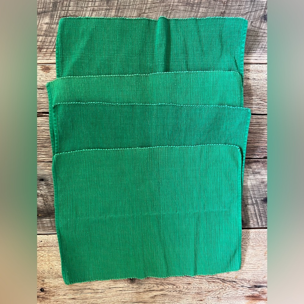 VTG kelly green placemats